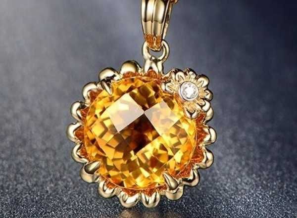 Colar com Pêndulo Amarelo com banho de ouro