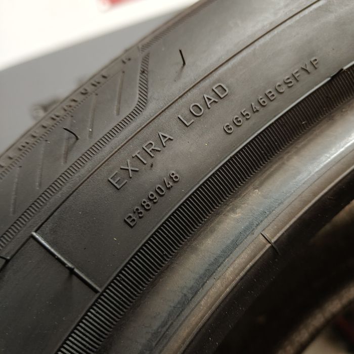215/55/18 XL Sprzedam parę opon całorocznych Goodyear