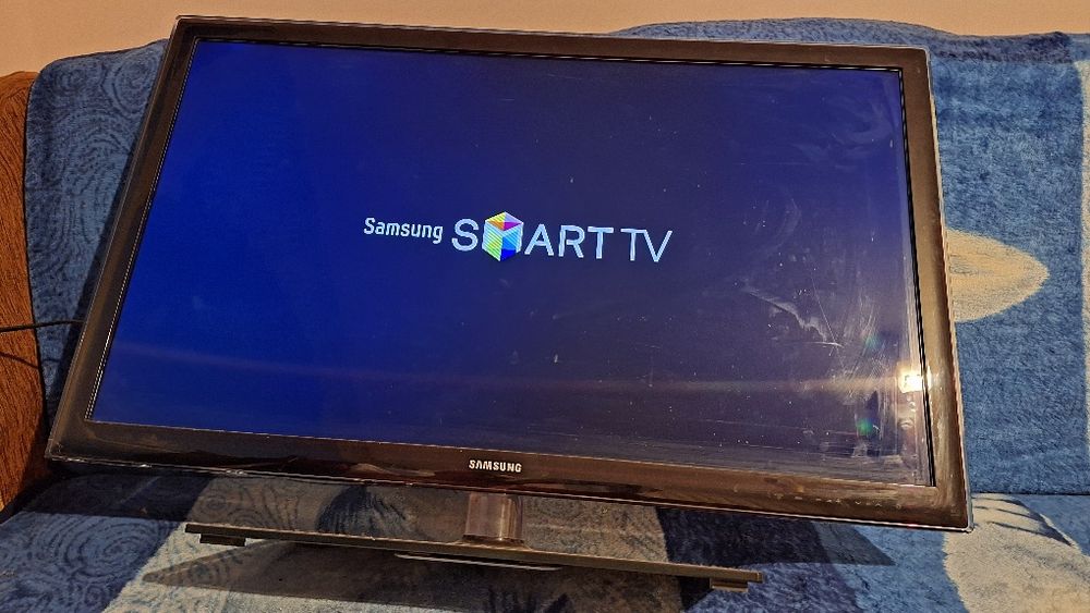 Telewizor Samsung UE37D5500 uszkodzony