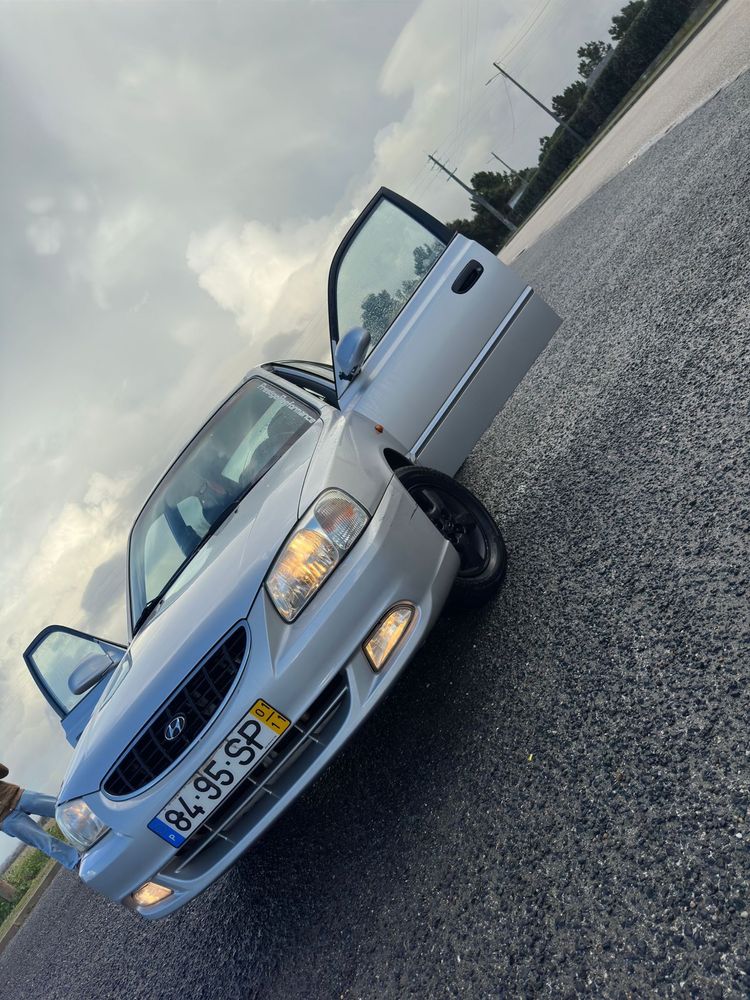 Hyundai Accent 2001 – Gasolina