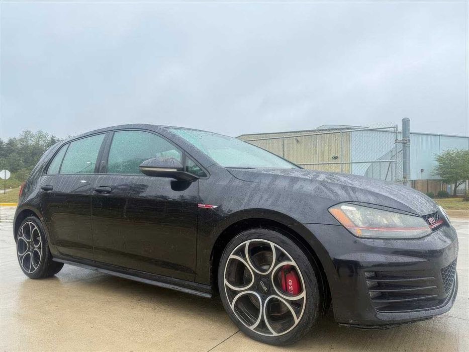 Volkswagen Golf GTI 2.0T SE 4-Door      2017