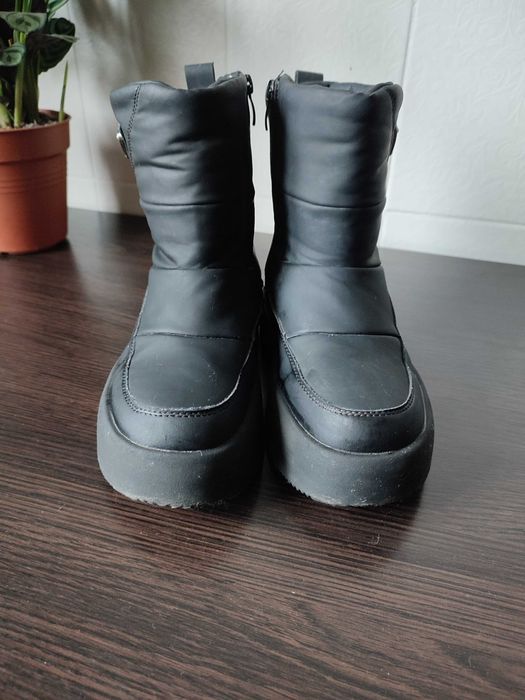 Зимові сапожки на дівчинку 35р.