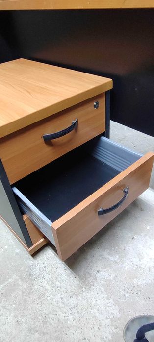 Стіл офісний , компютерний б/в