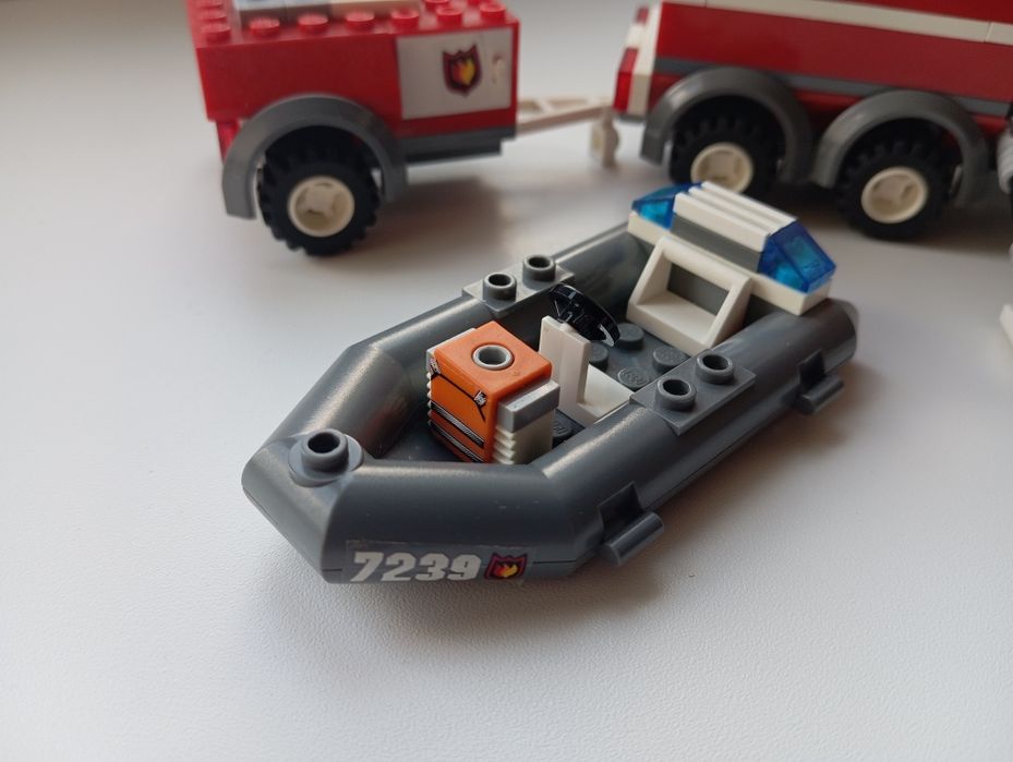 Lego 7239 Fire truck (2005 рік)