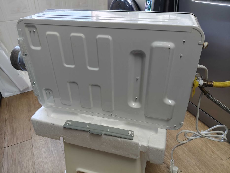 JUNKERS
Aquecedor estanque de gás natural HYDRONEXT 5700 S 17-4