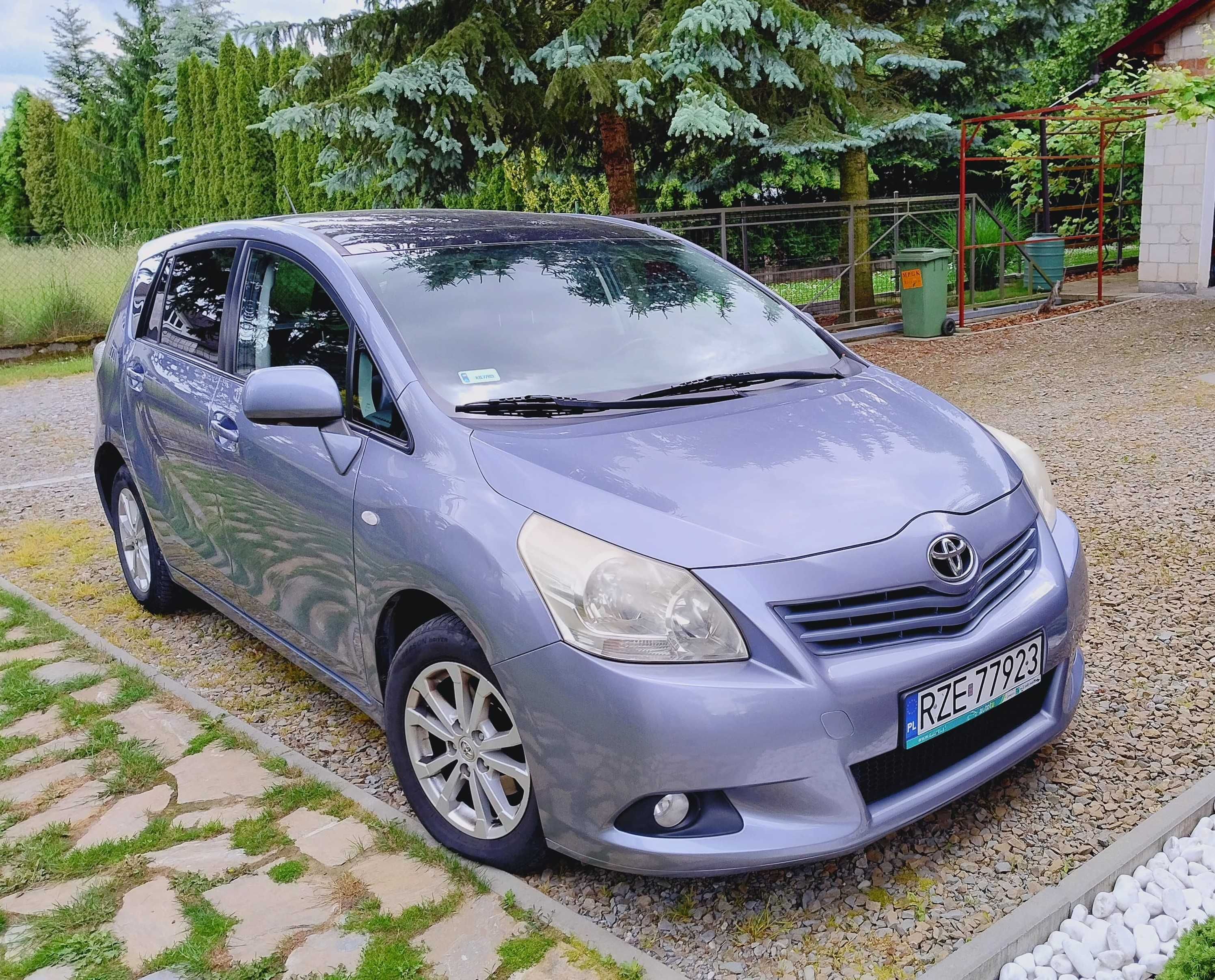 TOYOTA  VERSO 2.0 D-4D 2010