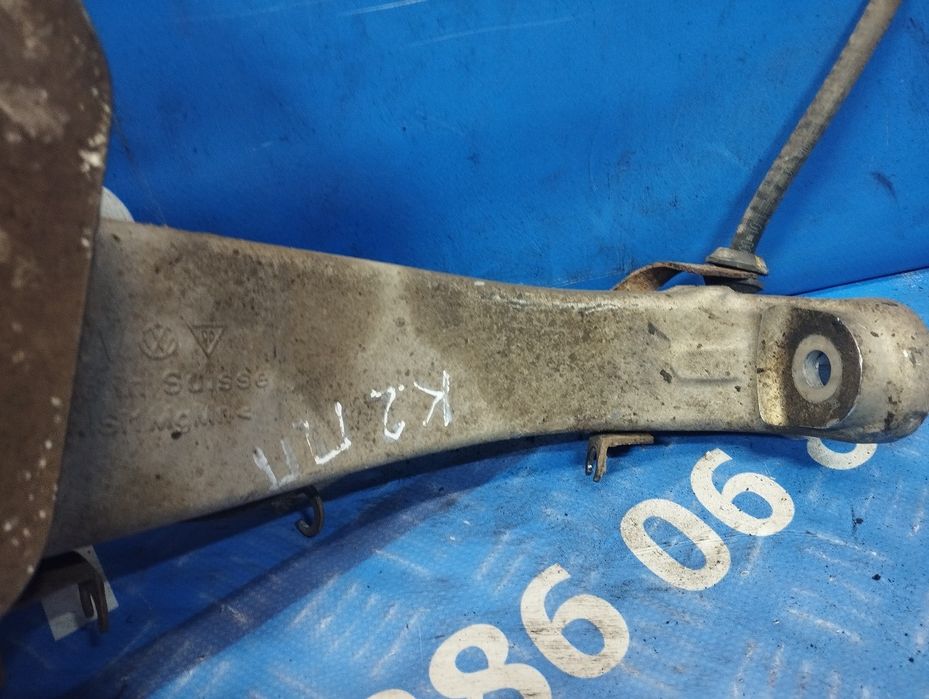 Ступиця (кулак цапфа) передня права Porsche Cayenne 958 Порш Каєн