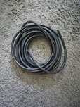 nowy czarny kabel