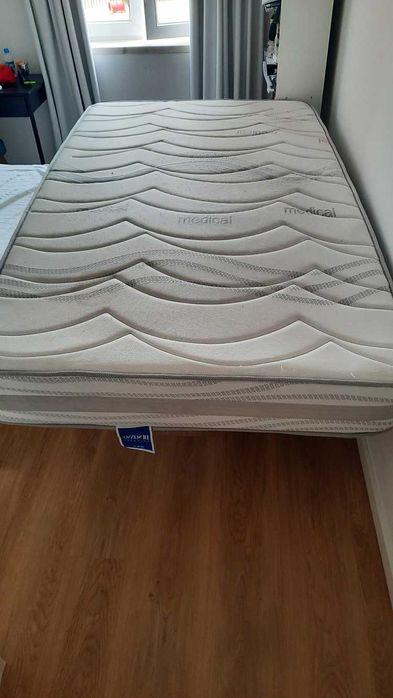 Colchão 200x115 com 1 ano