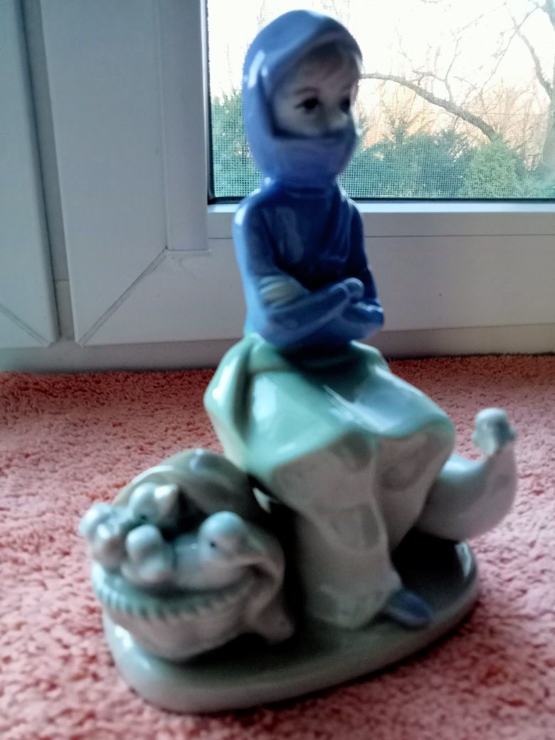 Figurka porcelanowa " gęsiarka"