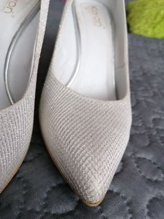 Srebrne ślubne szpilki