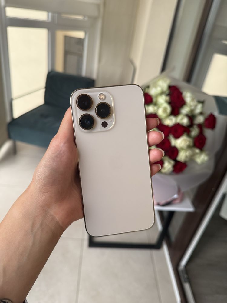 iphone 13 pro золотой в хорошем состоянии с коробкой