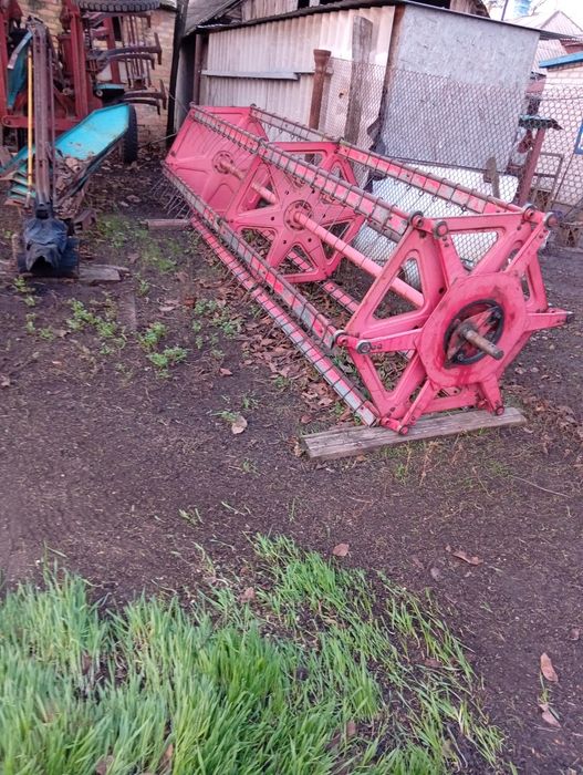 Продам комбайн зернозбиральний та іншу С/Г техніку