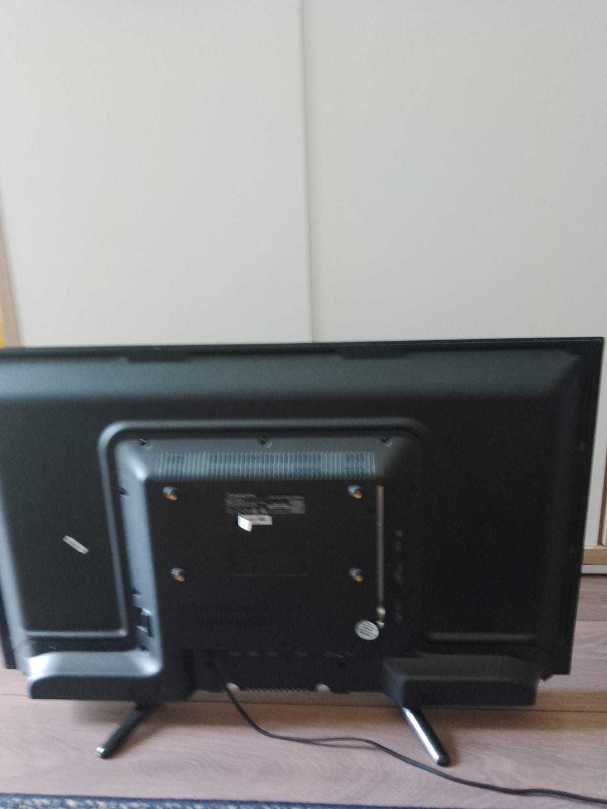 Sprzedam telewizor 32calowy w bardzo dobrym stanie.