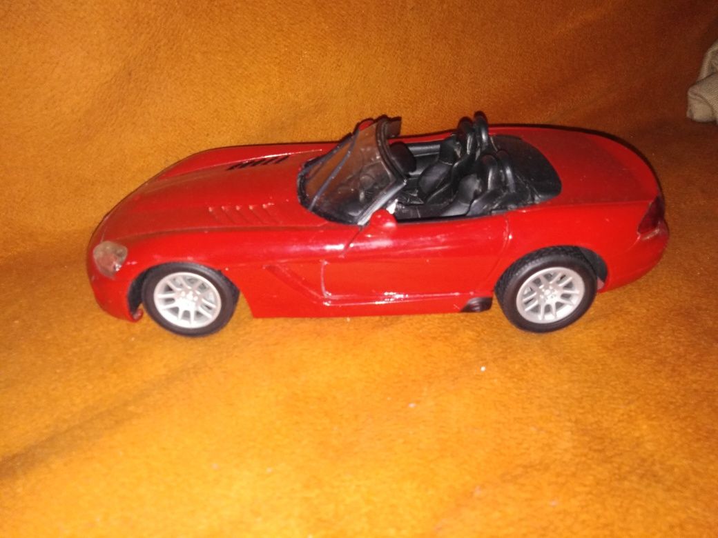 Model Dodge Viper 1:18 Motor Max