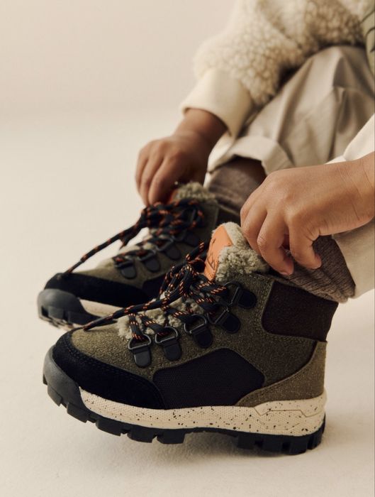 Зимове взуття для хлопчика Next 26,5