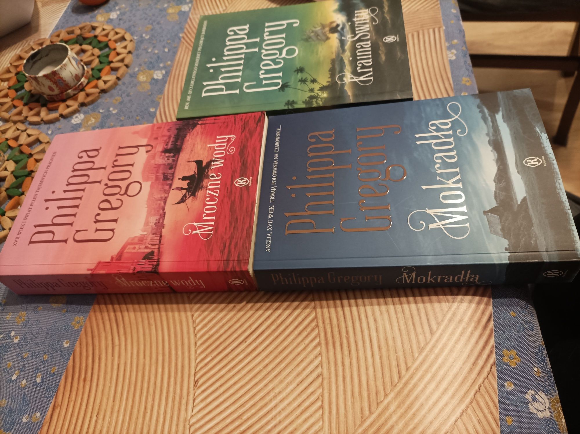 Philippa Gregory Cykl The Fairmile Kraina Świty Mokradła Mroczne Wody