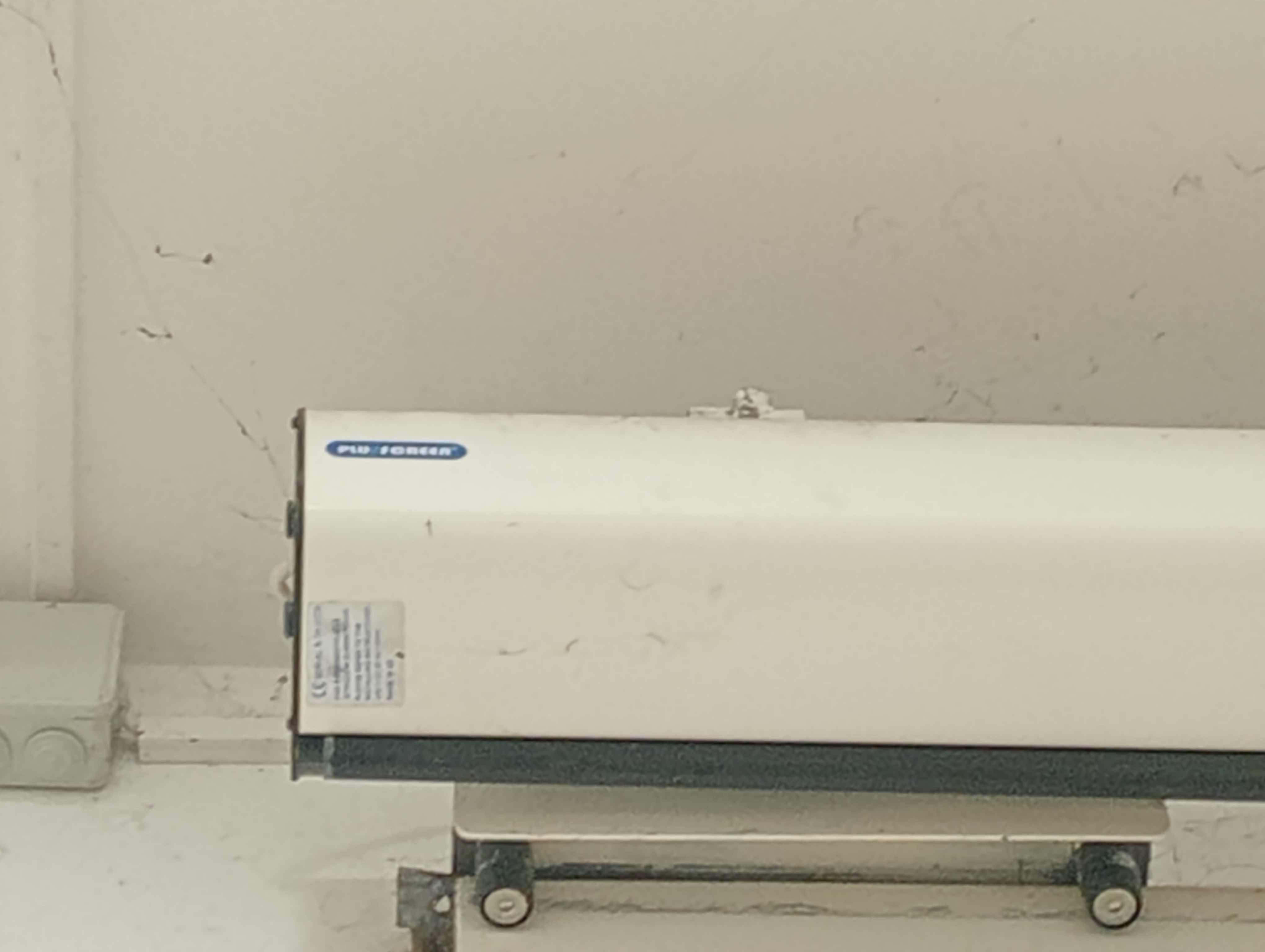 Tela de Projeção Elétrica em excelentes condições