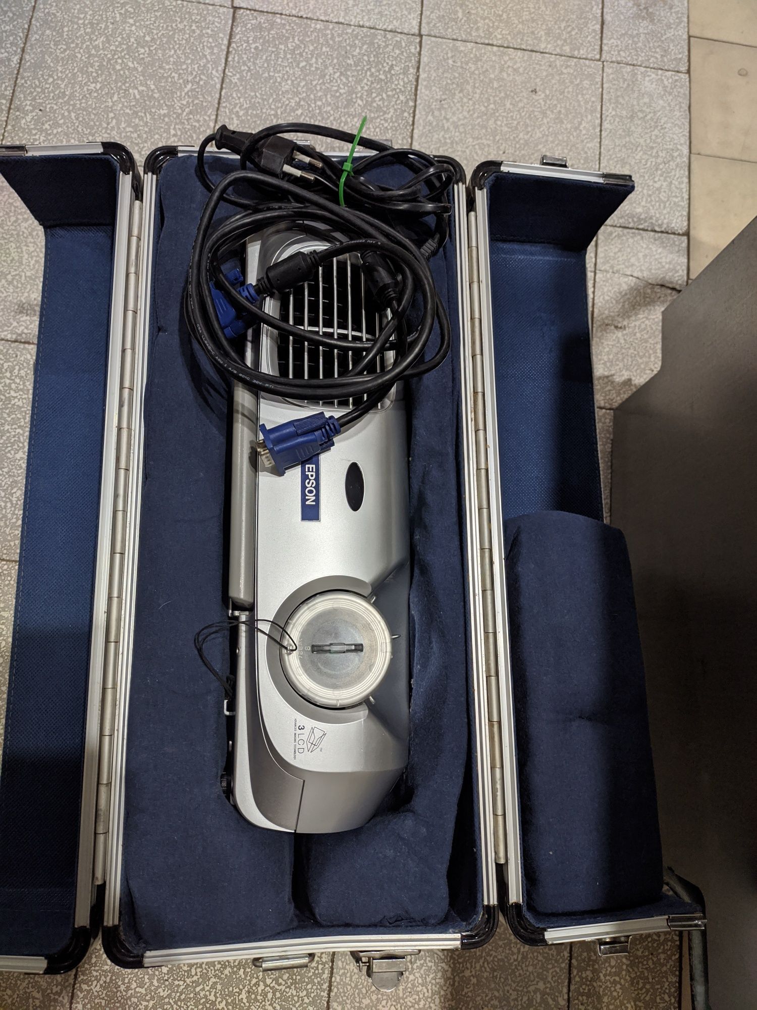 Projektor EPSON EMP-S1H  1400ANSI SVGA VGA walizka