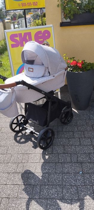 Nowy wózek 3w1 w sklepie dziecięcym NW