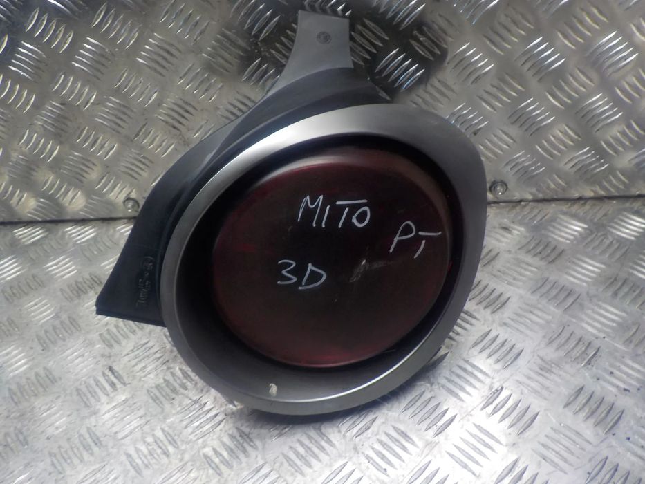 ALFA ROMEO MITO LAMPA PRAWA TYŁ 156085853