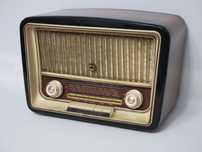 Rádio antigo reparado Grundig