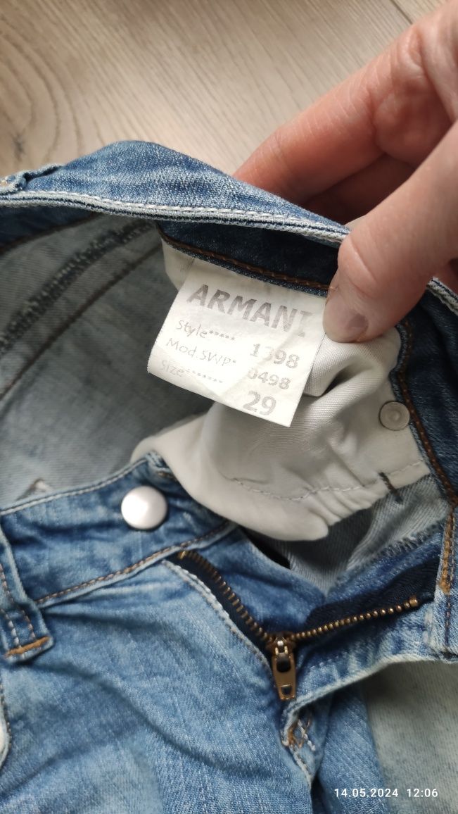 Spodnie długie jeans Armani jeans   rozmiar 29, model 1398