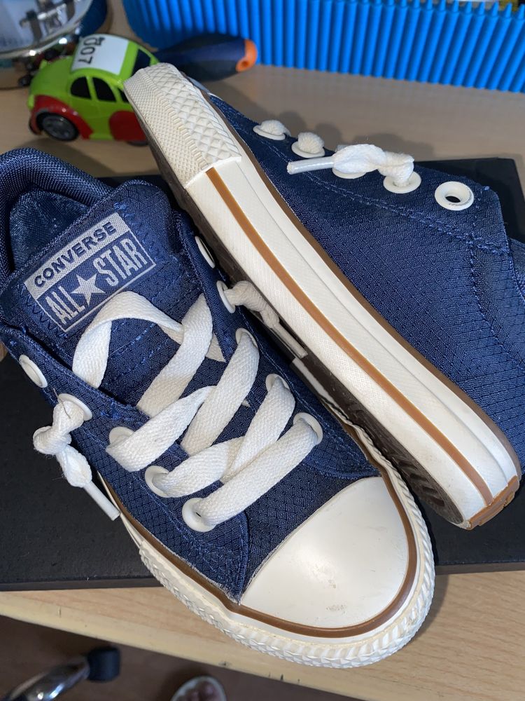 Converse tam 28. Novo