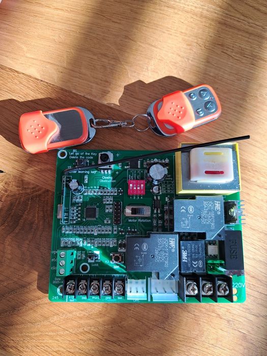 Sterownik bramy przesuwnej dwa piloty 433 MHz centrala