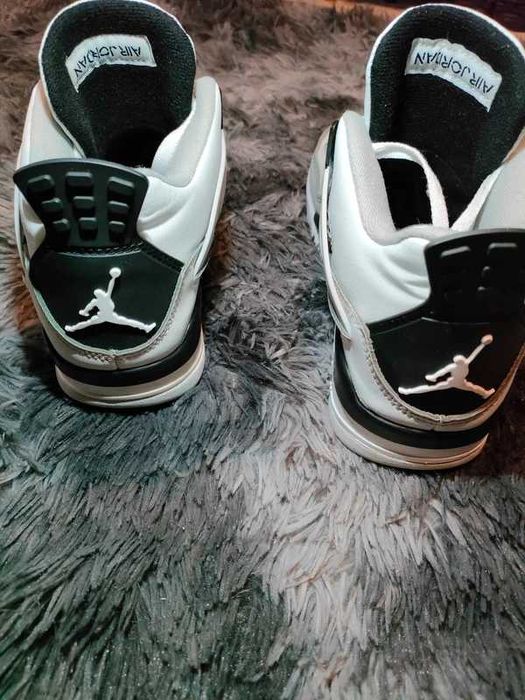 Jordan_4_Retro_Military_Black R.44