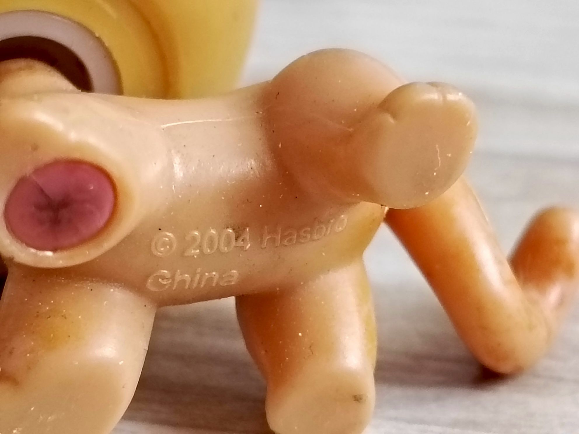 Pomarańczowy kot z magnesem lps littlest pet shop #110 hasbro 2004