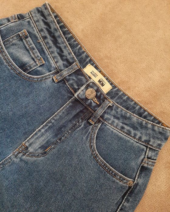 Сині джинси моми Mom