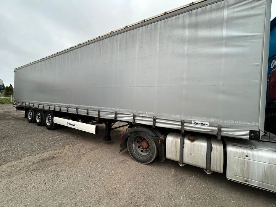 Krone SD  Plandeka , ADR, bardzo dobry stan.  Przebieg 63555 km. Podnoszony dach