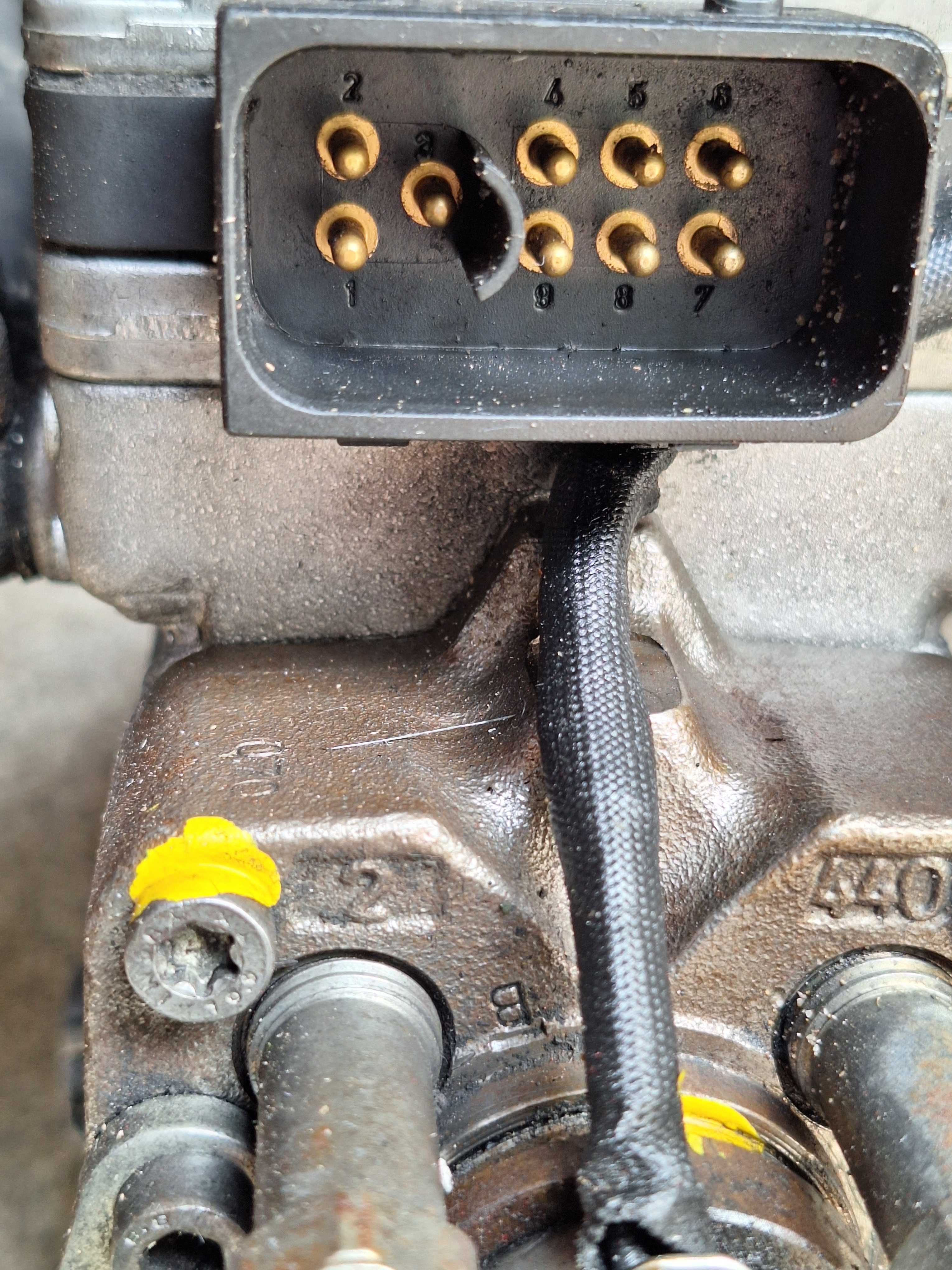 0470004012 Bosch насос паливний високого тиску ford transit 2.0tdi