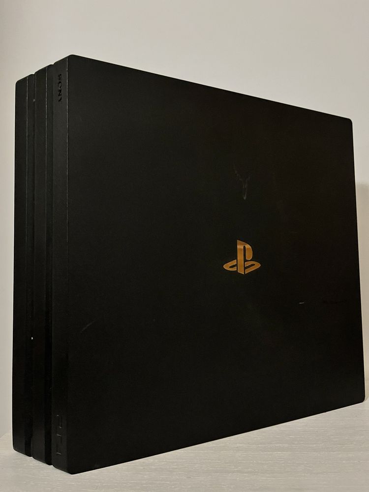 Ігрову консоль PlayStation 4 Pro 1 Tb з гейпадом dualshock 4