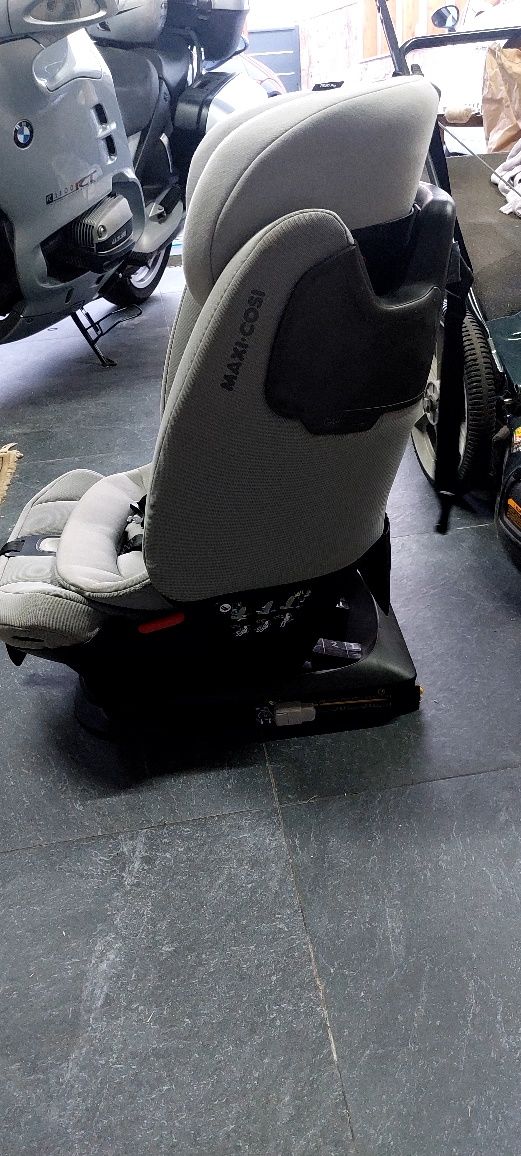 Cadeira bebé auto.