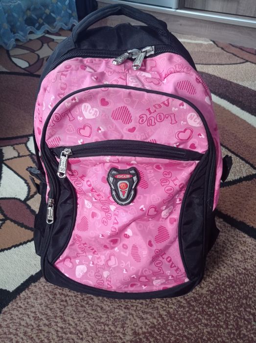 Продам детский рюкзак,портфель.