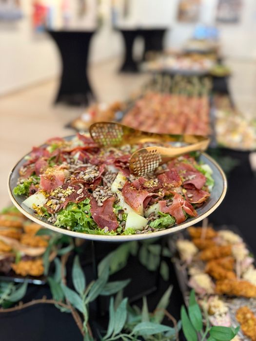 Catering okolicznościowy, grillowy, wynajem namiotów, dmuchańce.