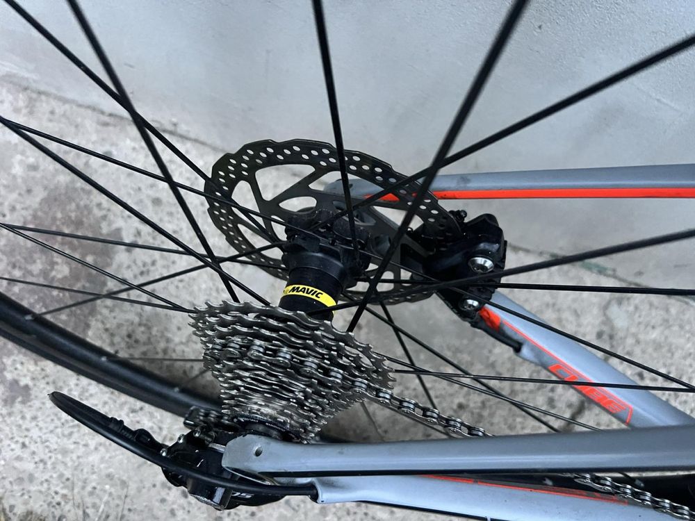 Cube Attain PRO carbon M Size