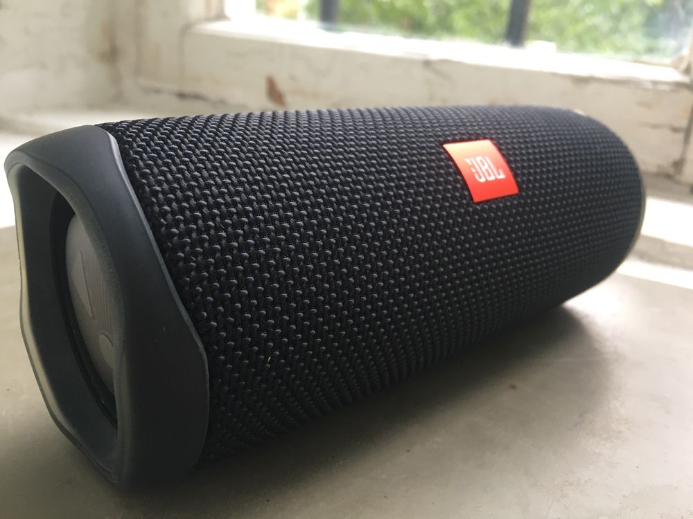 Jbl flip 5 все работает как новая