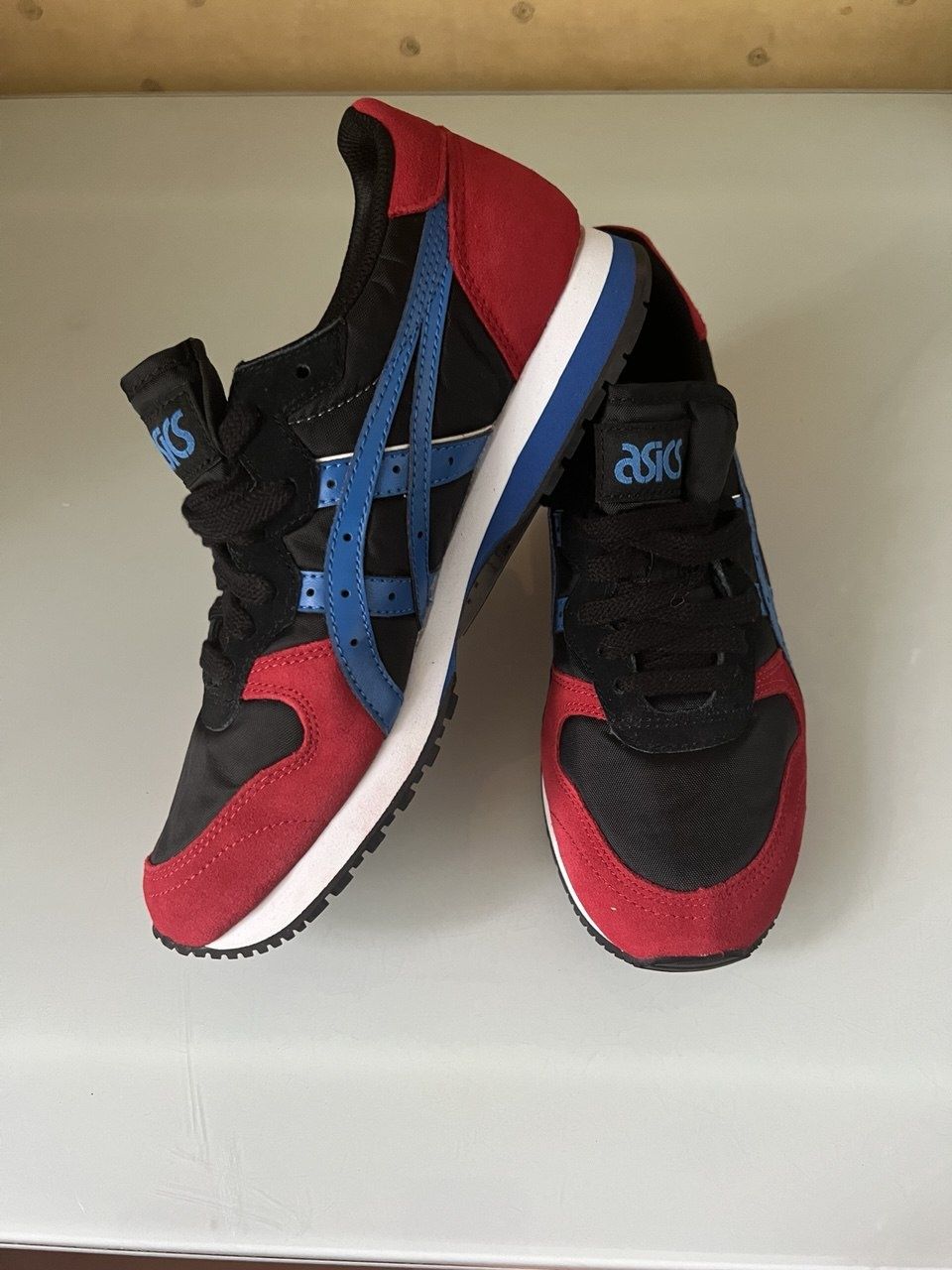 Кросівки нові Asics 39 розміру model TQN517 OS RUNNER