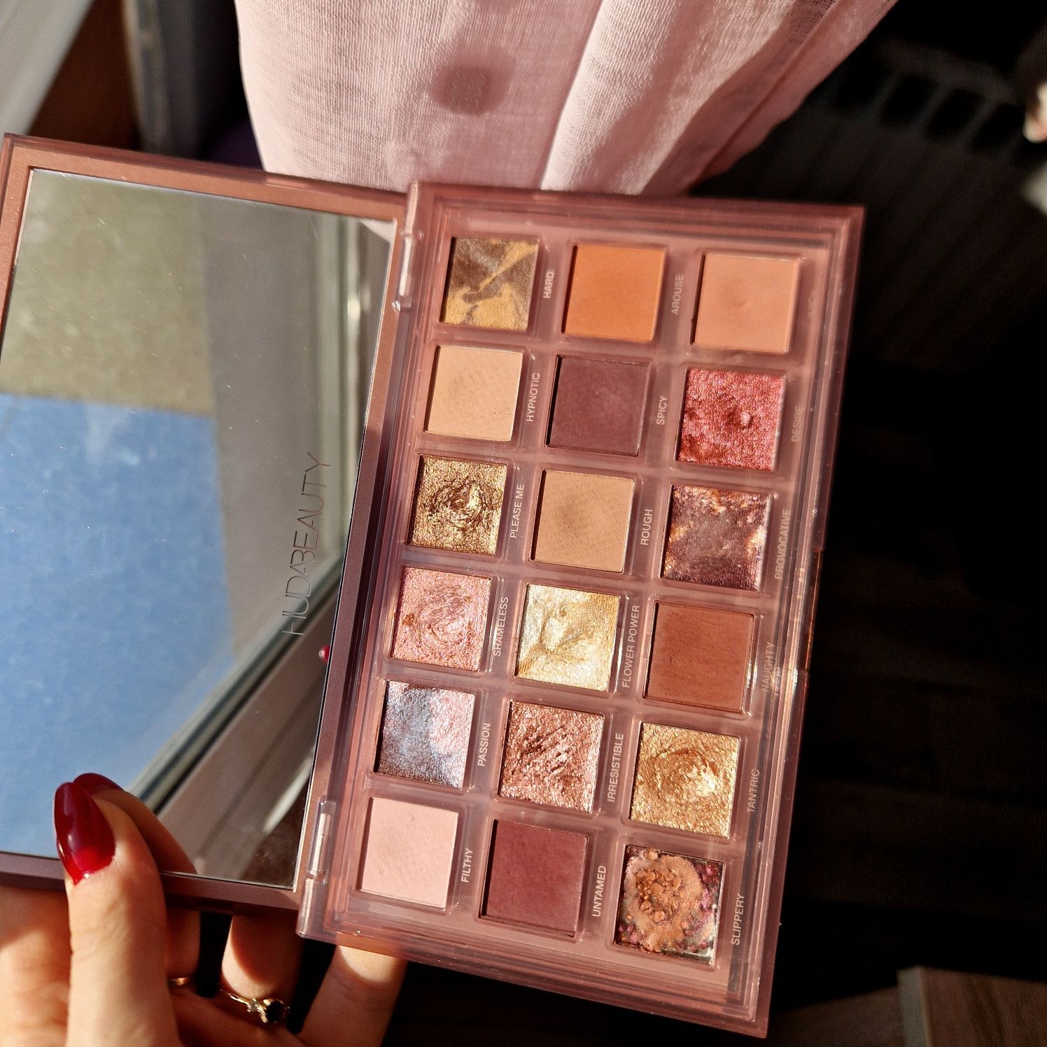 Huda Beauty, Naughty Nude Eyeshadow Palette