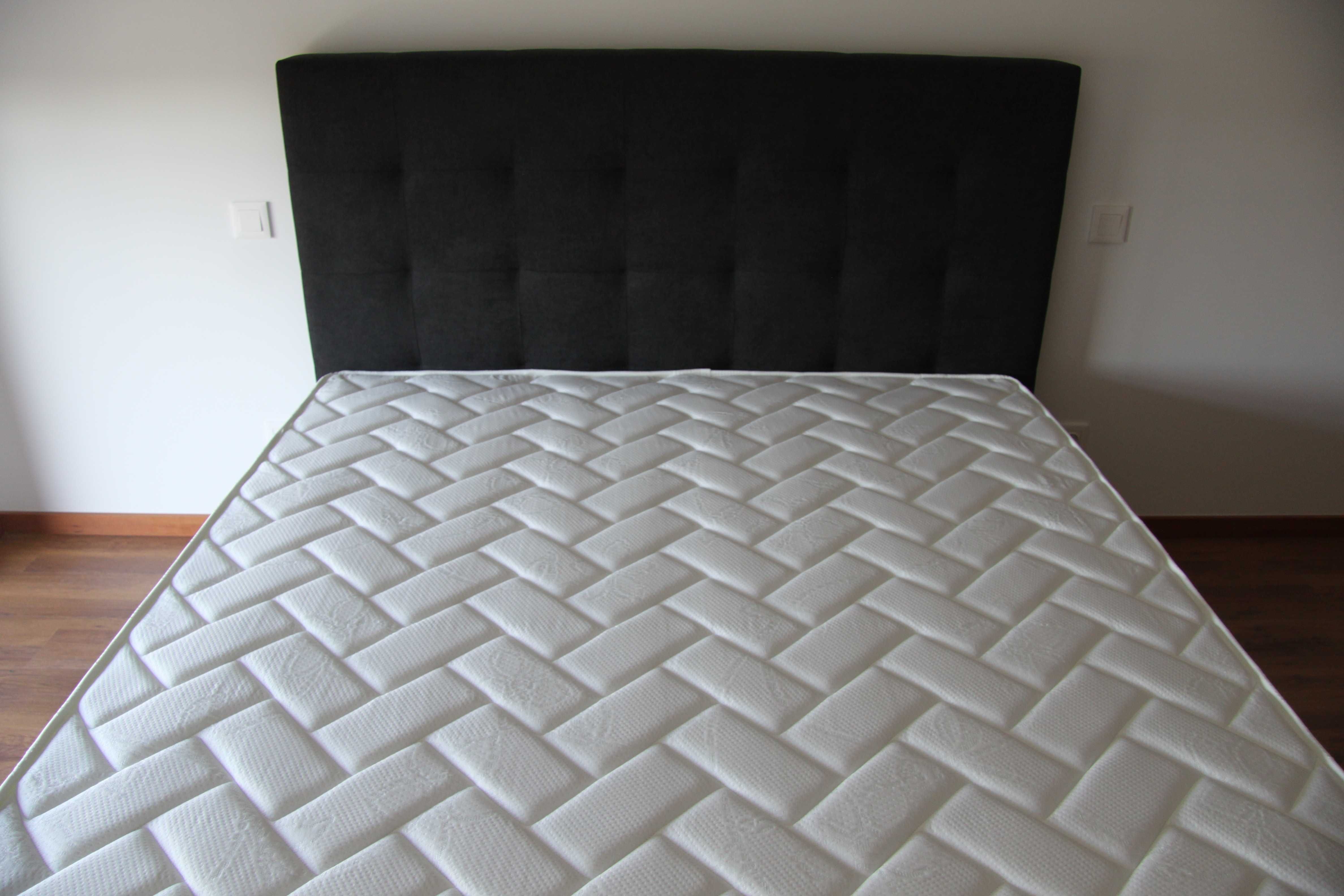 Cama de Casal Nova (195x150cm)