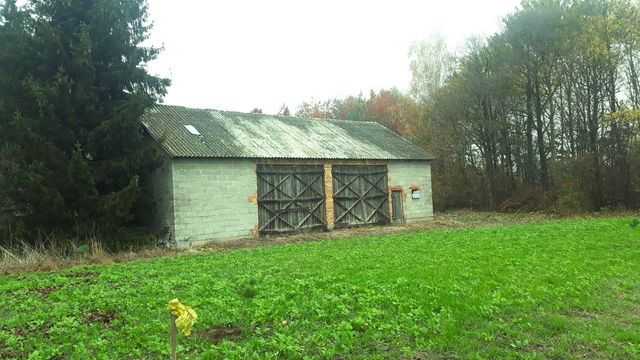 Sprzedam działkę siedliskową  z budynkiem.