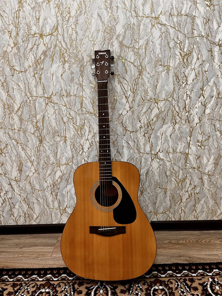 Yamaha F310 з чохлом і коробкою