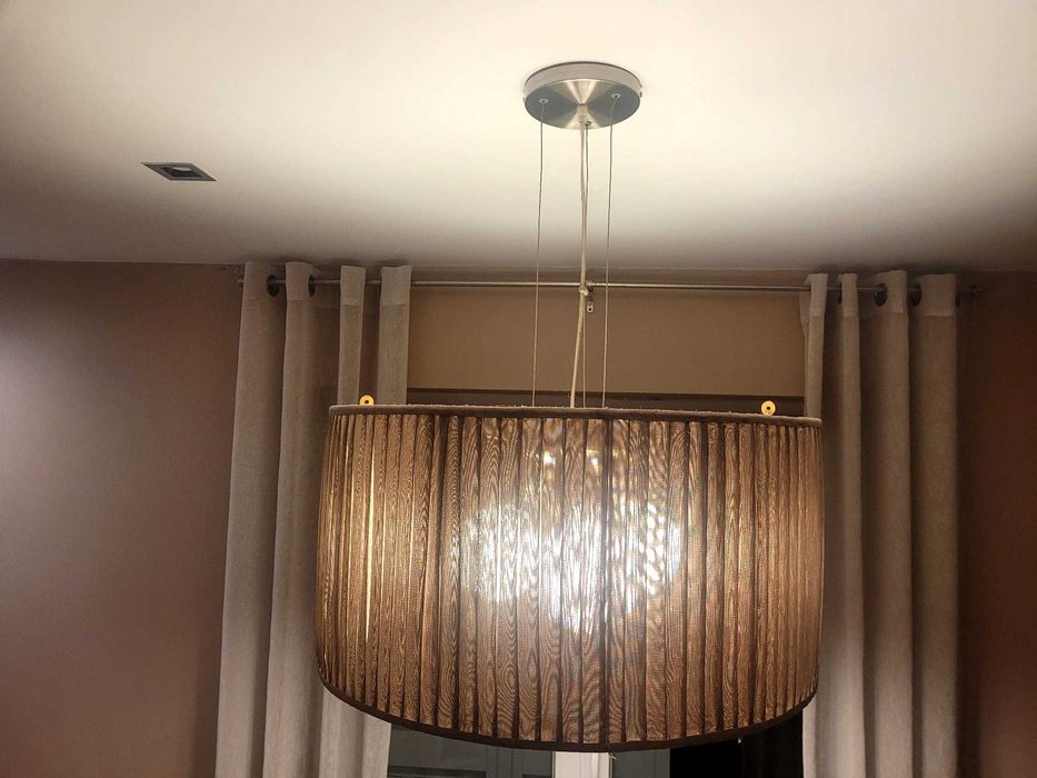 Vendo candeeiro de tecto em boas condições