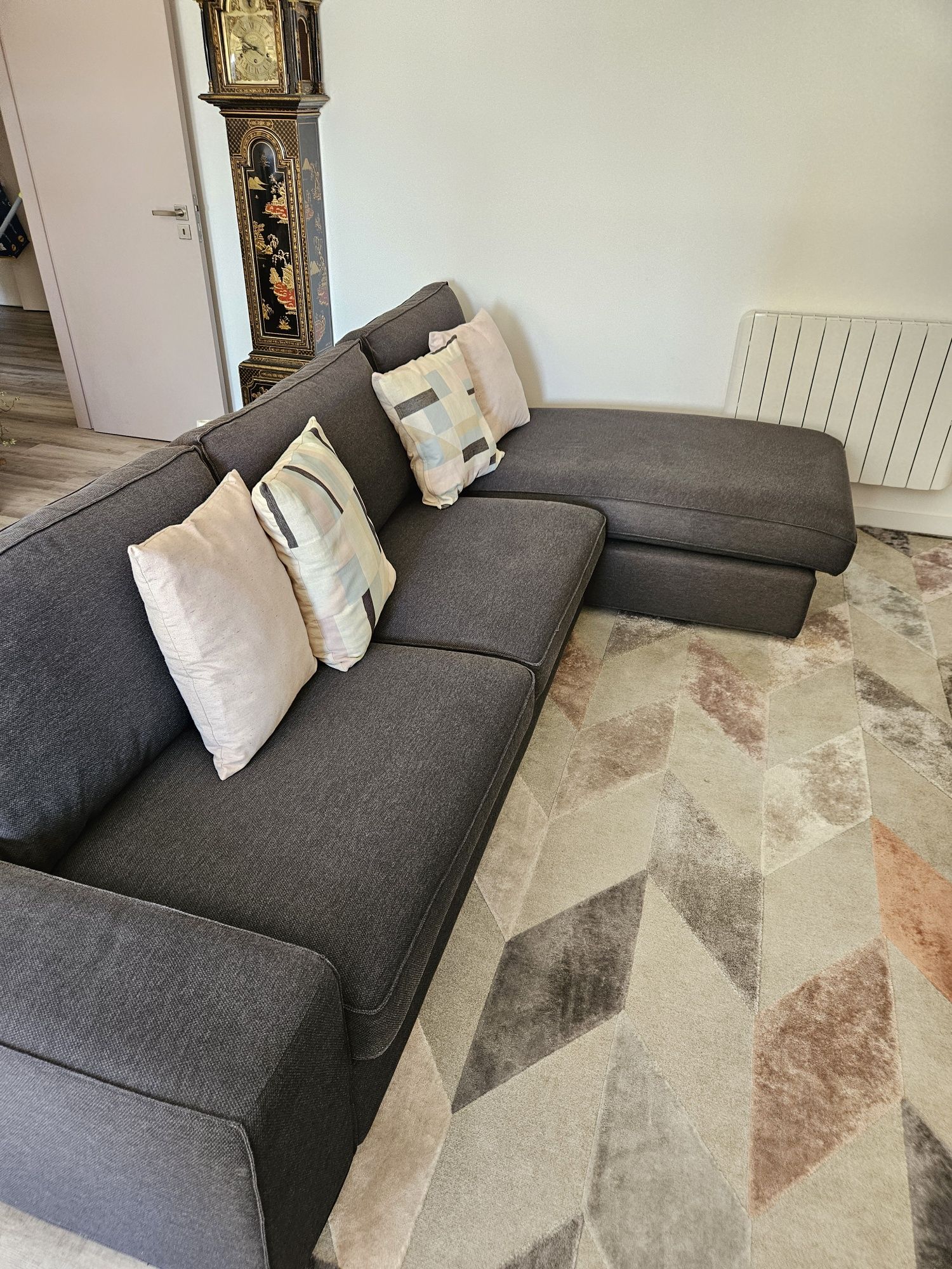 Sofa 3 lugares com chaise longue Kivik
