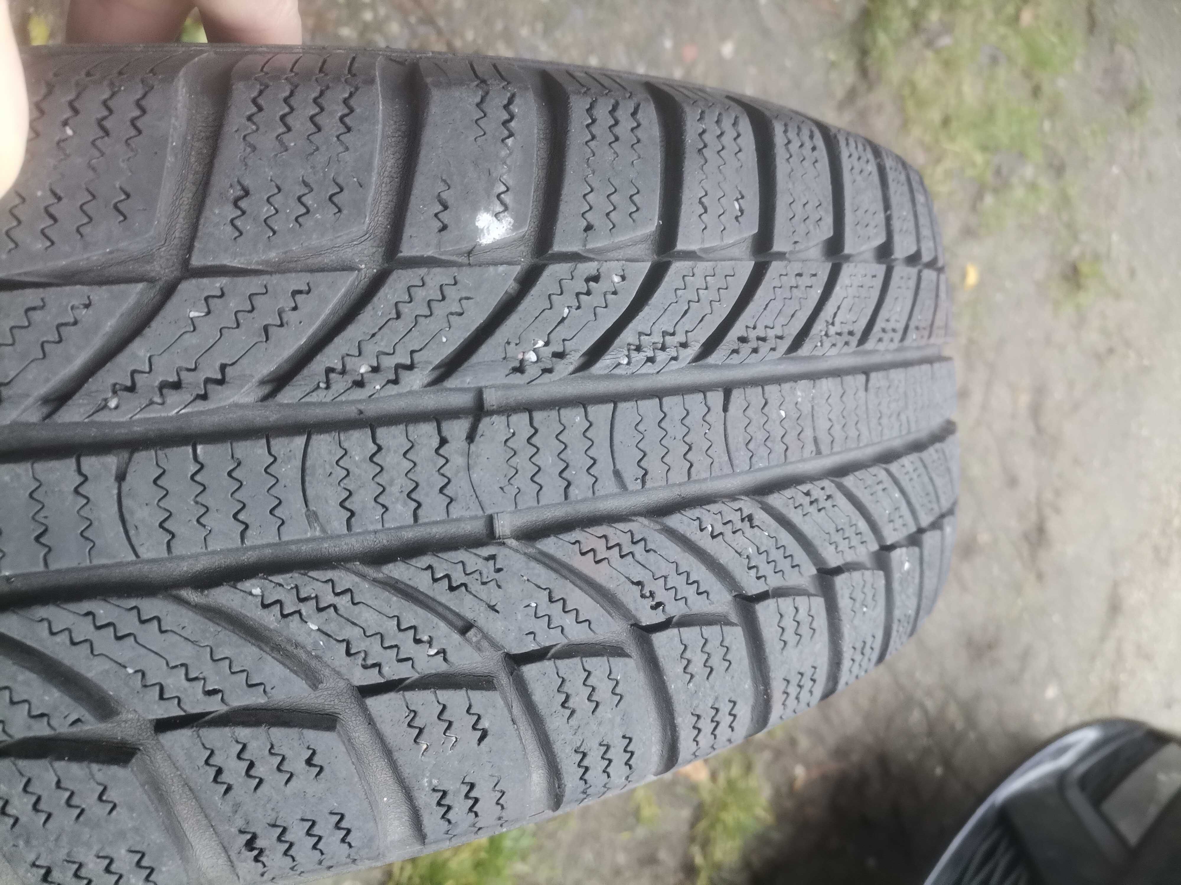 Opony zimowe Champiro Winterpro 185/60R15 zimowe na felgach