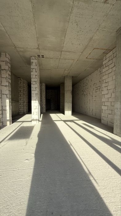 Продаж фасадного приміщення 168 м2 ЖК Ріел Сіті вул. Рудненська