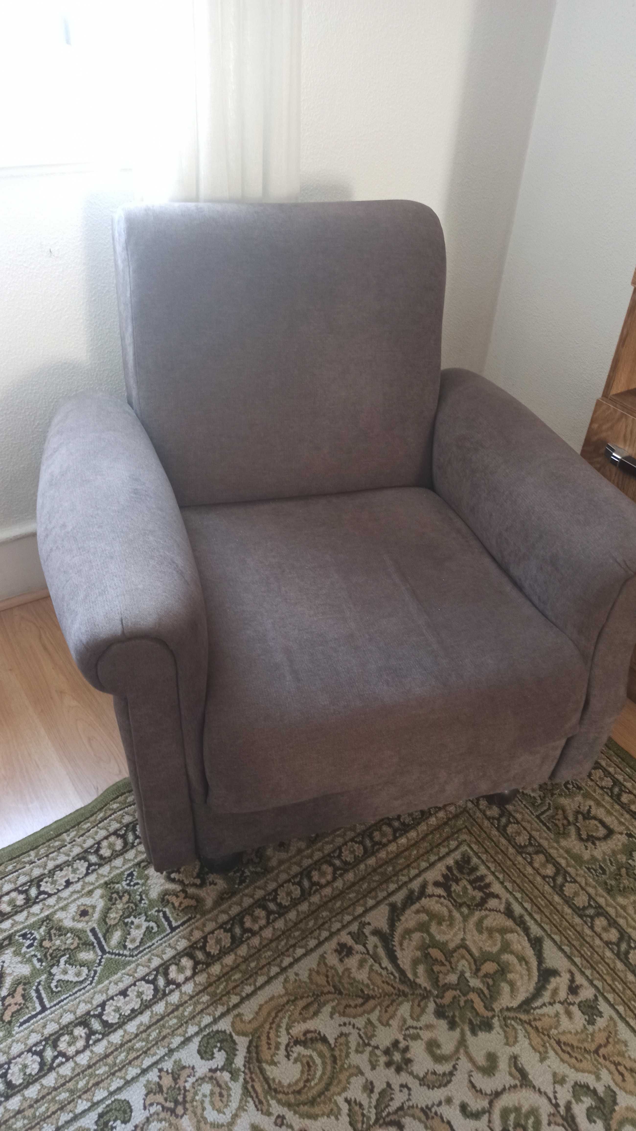 Sofá cama + 2 sofás individuais